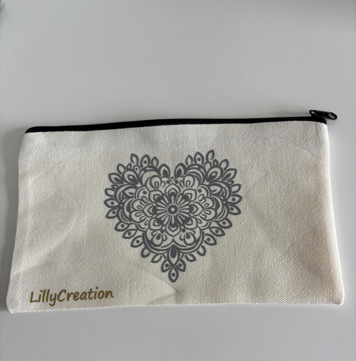 Pochette coton naturel motif cœur mandala argenté