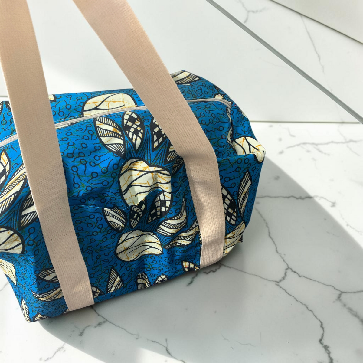Sac de voyage wax bleu, détail des poches avant
