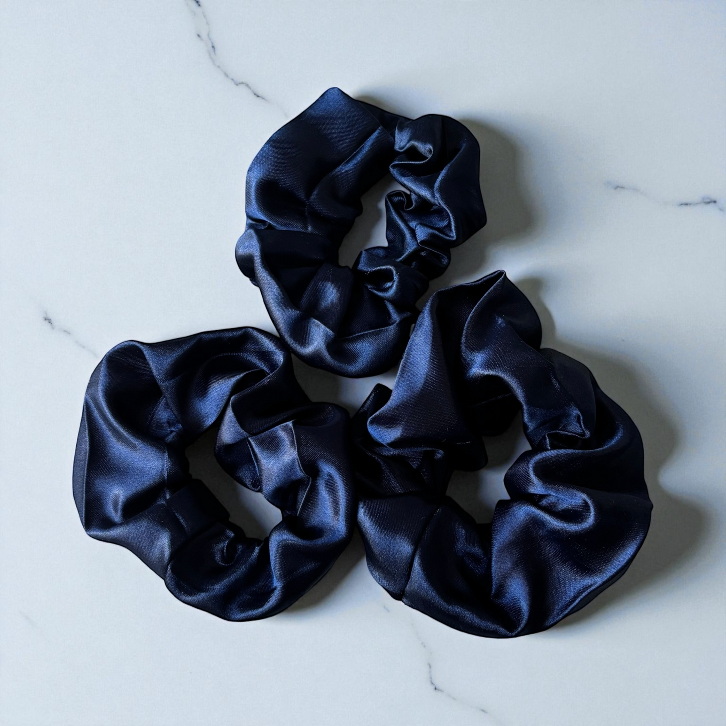 Lot de 3 chouchous en satin de soie fait main – Accessoires cheveux doux et élégants